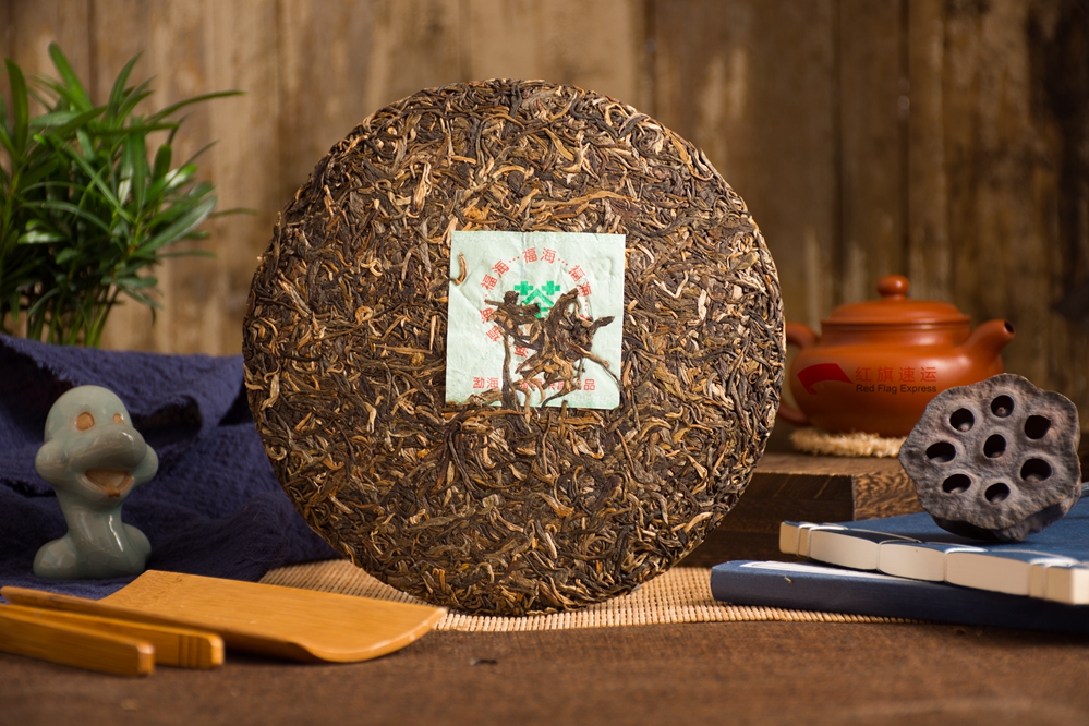 16562961293060.jpg 攝圖網_500987212_普洱茶餅(企業(yè)商用)_副本.jpg